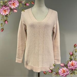 Chaps Women's V-Neck Sweater in Light Pink with sparkles‎ size small